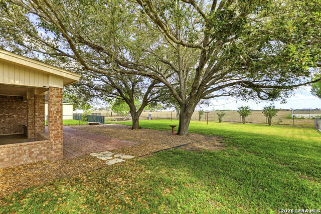 Image 30 of 39 For 8416 Fm 541  