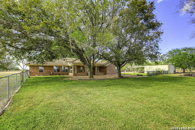 Image 33 of 39 For 8416 Fm 541  