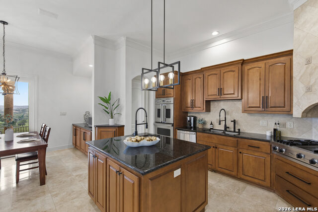 Image 17 of 75 For 24903 Parview Cir