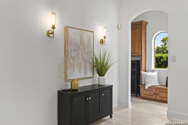 Image 22 of 75 For 24903 Parview Cir