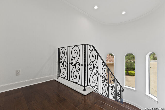 Image 26 of 75 For 24903 Parview Cir