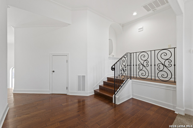 Image 31 of 75 For 24903 Parview Cir