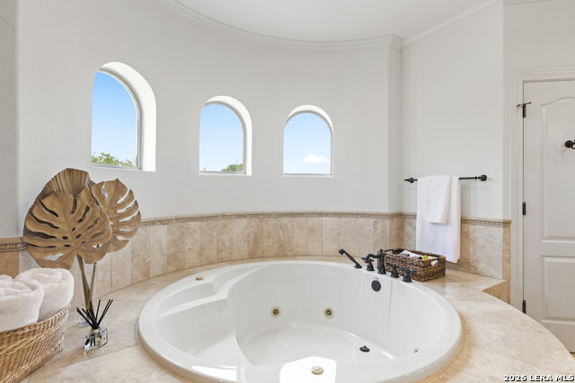 Image 41 of 75 For 24903 Parview Cir