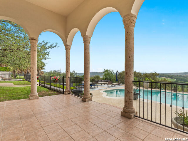 Image 63 of 75 For 24903 Parview Cir