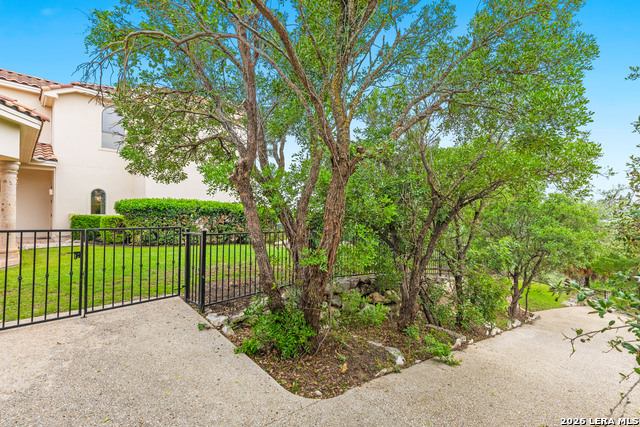 Image 72 of 75 For 24903 Parview Cir