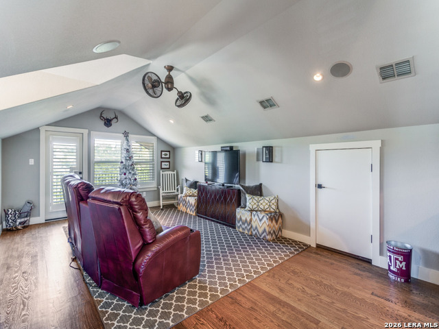 Image 29 of 39 For 460 Shepherds Crook