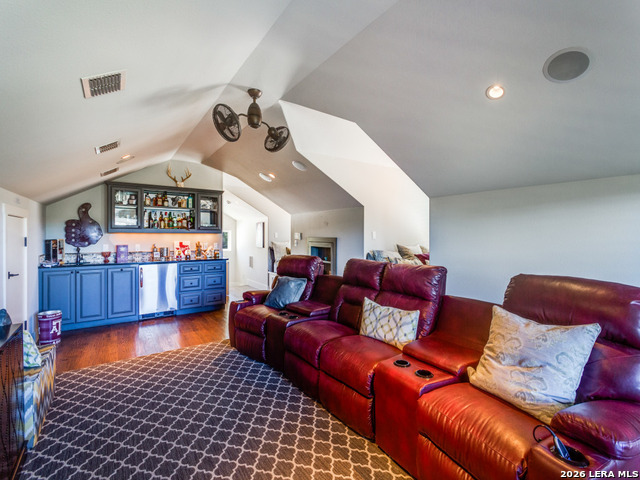 Image 30 of 39 For 460 Shepherds Crook