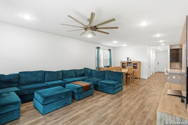 Image 15 of 31 For 13250 Hagerd