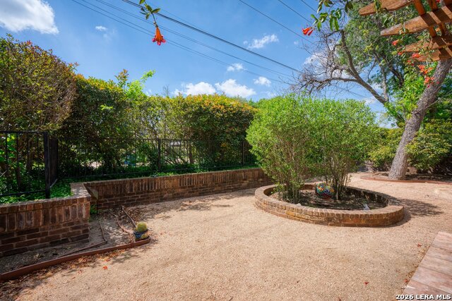 Image 24 of 30 For 8103 New Braunfels N 12