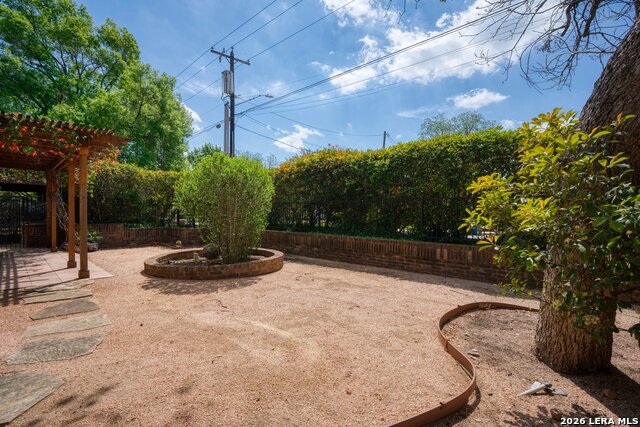 Image 25 of 30 For 8103 New Braunfels N 12