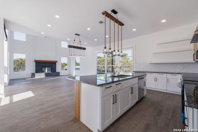 Image 19 of 45 For 226 Lets Roll