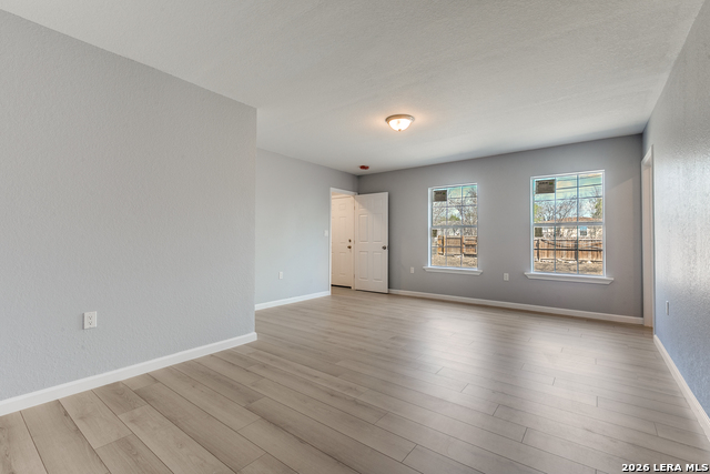 Image 11 of 12 For 2371 Burnet  