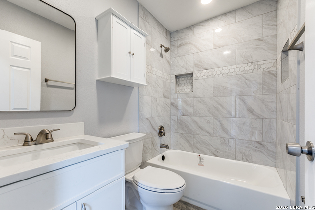 Image 6 of 12 For 2371 Burnet  