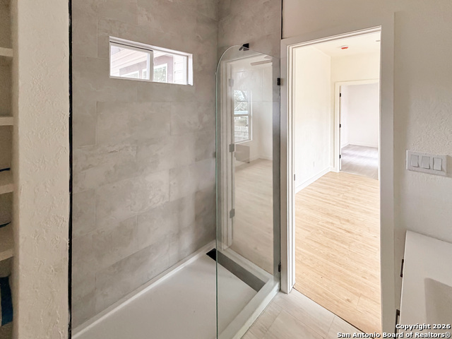 Image 17 of 31 For 419 Huisache W