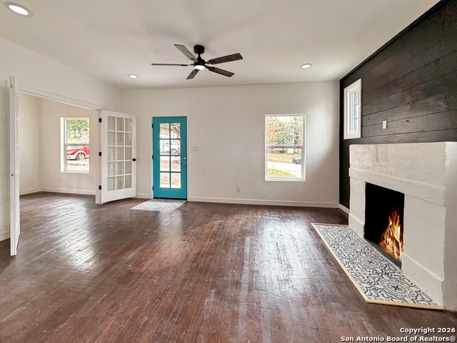 Image 5 of 31 For 419 Huisache W