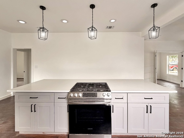 Image 7 of 31 For 419 Huisache W