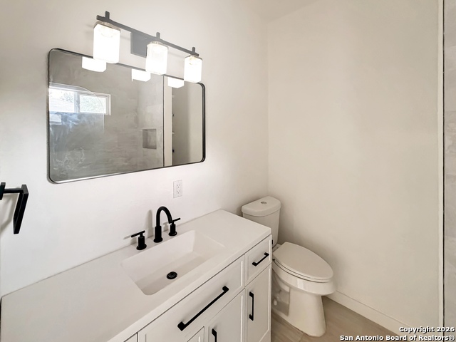 Image 14 of 31 For 419 Huisache W