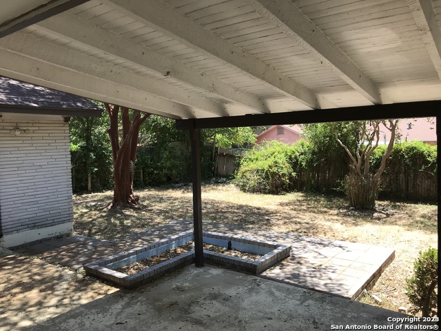 Listing photo id 21 for 3123 War Arrow