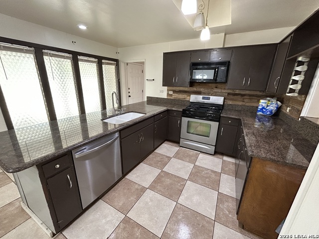 Listing photo id 2 for 3123 War Arrow