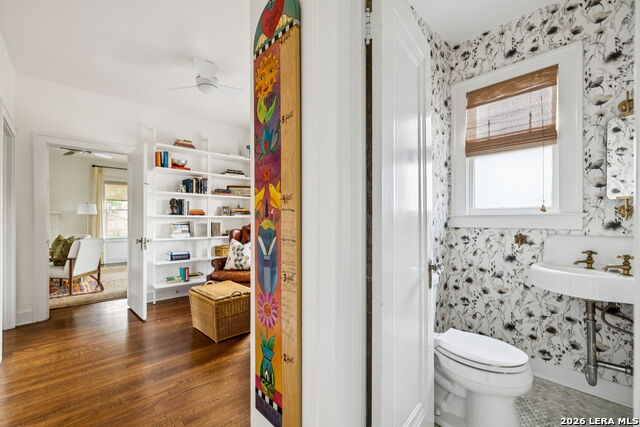 Listing photo id 12 for 110 Henderson St