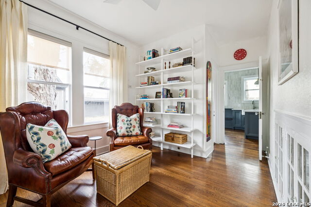 Listing photo id 13 for 110 Henderson St