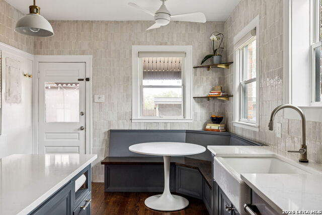 Listing photo id 15 for 110 Henderson St