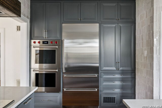 Listing photo id 17 for 110 Henderson St