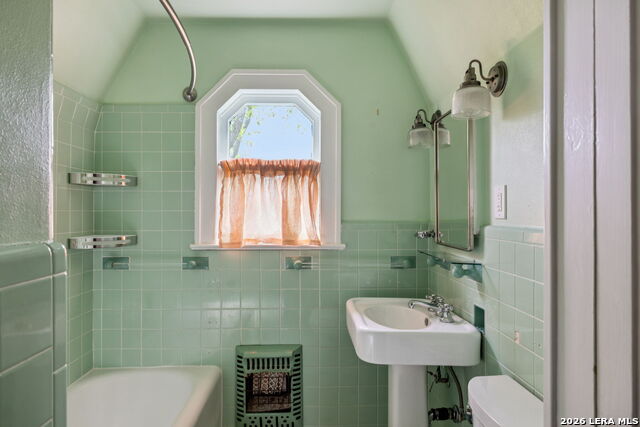 Listing photo id 27 for 110 Henderson St