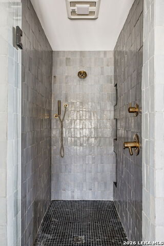 Listing photo id 30 for 110 Henderson St