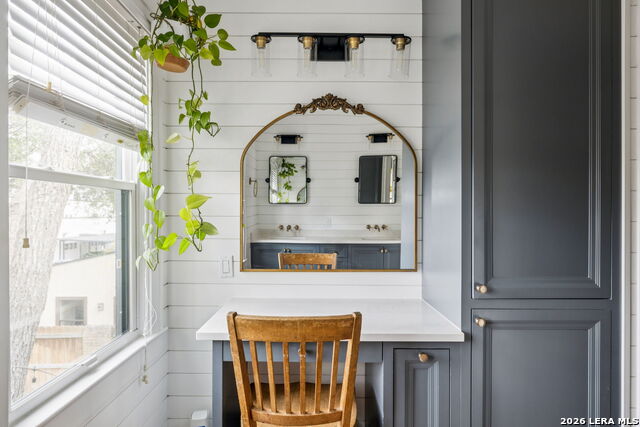 Listing photo id 32 for 110 Henderson St