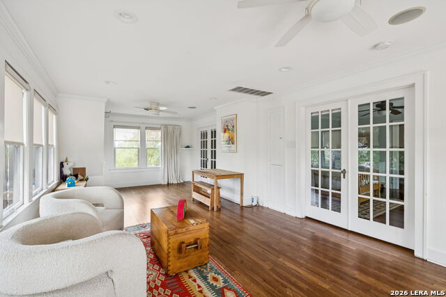 Listing photo id 37 for 110 Henderson St