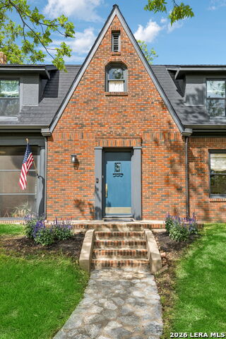 Listing photo id 2 for 110 Henderson St