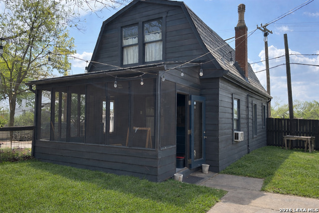 Listing photo id 40 for 110 Henderson St