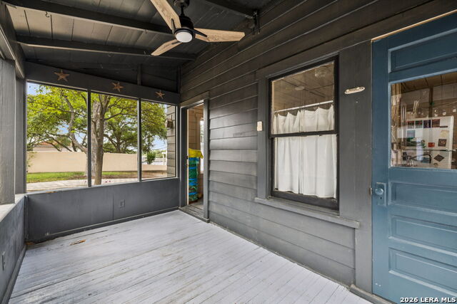 Listing photo id 41 for 110 Henderson St