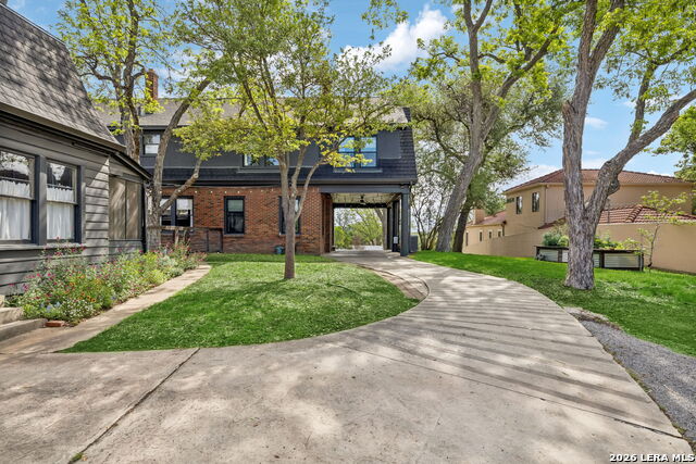 Listing photo id 47 for 110 Henderson St