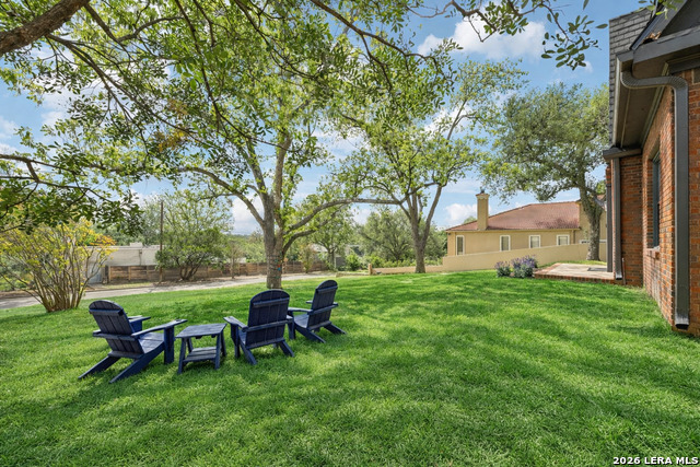 Listing photo id 3 for 110 Henderson St