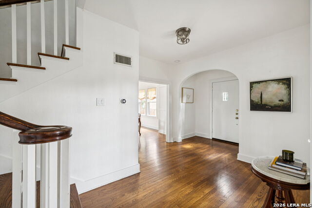 Listing photo id 7 for 110 Henderson St