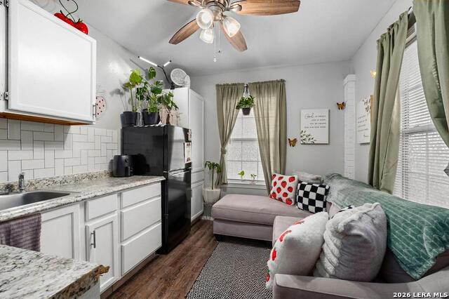 Image 4 of 23 For 320 Sharer  