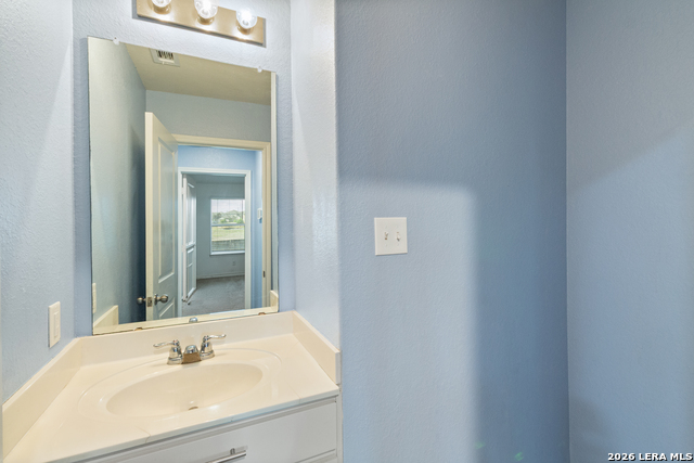 Listing photo id 9 for 13118 Cadenza Creek