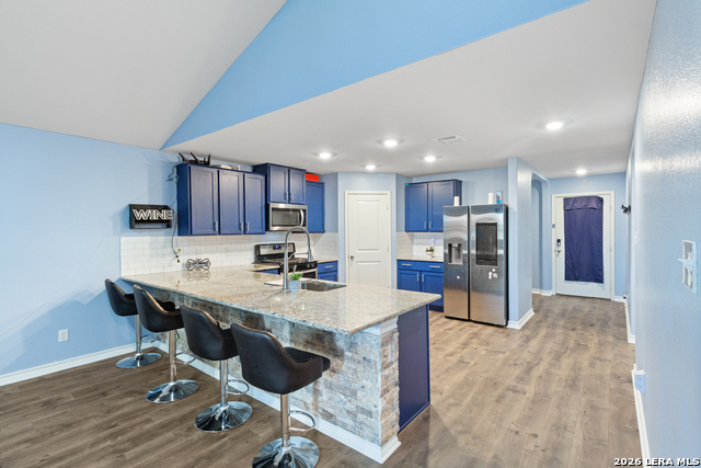 Listing photo id 5 for 13118 Cadenza Creek