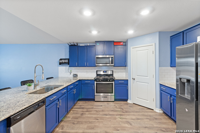 Listing photo id 6 for 13118 Cadenza Creek