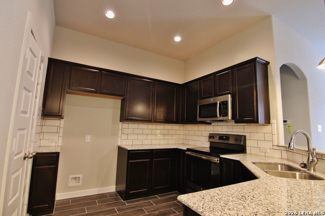 Image 7 of 20 For 354 Creekside Curve