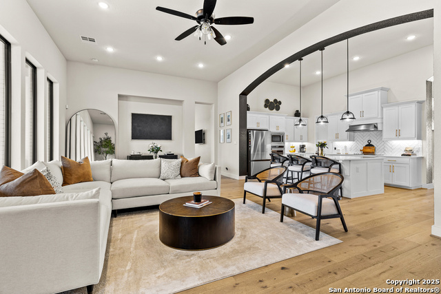 Image 19 of 63 For 507 Caliban  