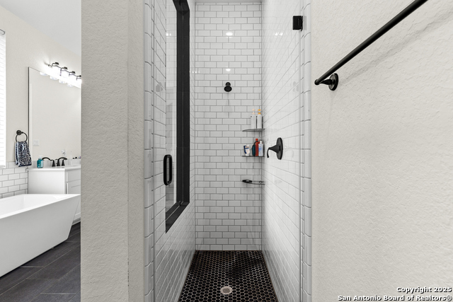 Image 30 of 63 For 507 Caliban  