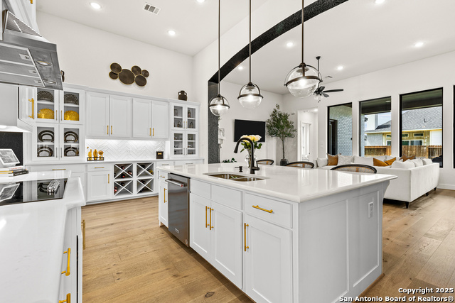 Image 7 of 63 For 507 Caliban  