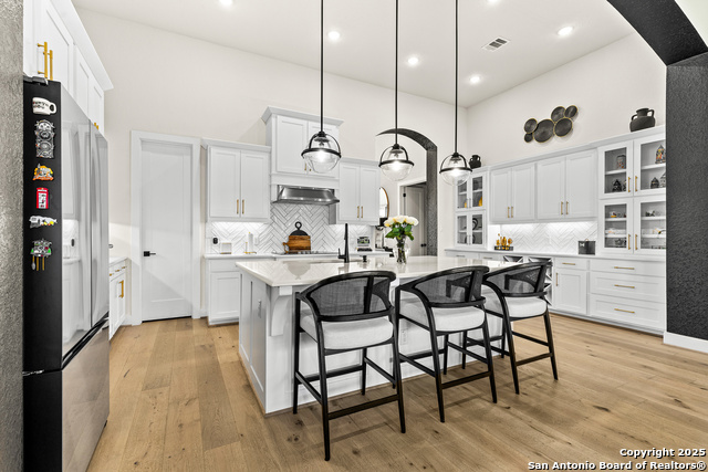 Image 8 of 63 For 507 Caliban  