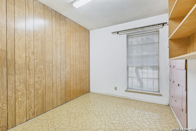 Image 13 of 22 For 2315 Fairhill