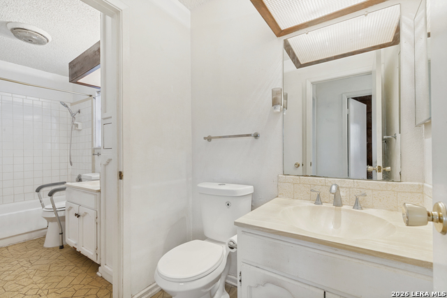 Image 18 of 22 For 2315 Fairhill