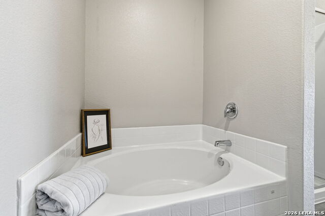 Image 27 of 49 For 6447 Aj  