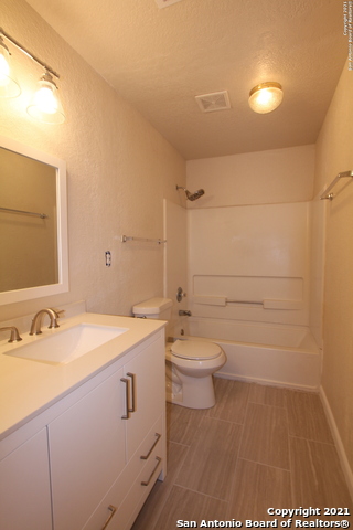 Image 14 of 27 For 4710 Branching Bay